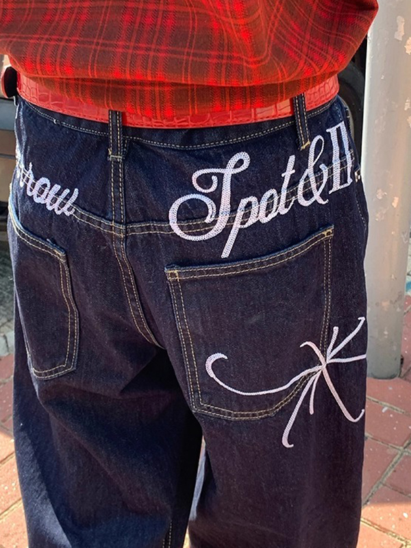 EMMIOL Vaqueros boyfriend con bordado de diseño retro