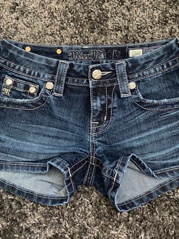 EMMIOL Pantaloncini in denim con rivetti 3D