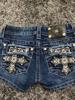 EMMIOL Pantaloncini in denim con rivetti 3D