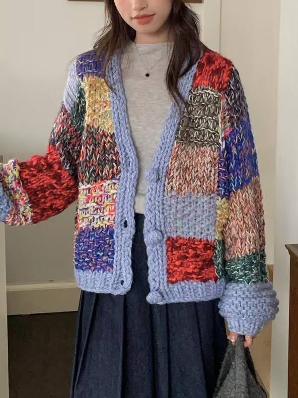 EMMIOL Maglione a trecce con bottoni a quadri e scollo a V