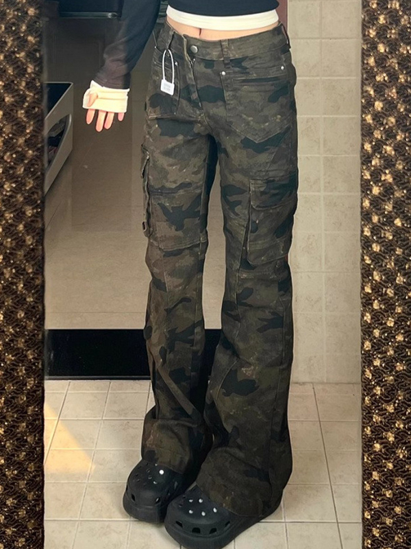 EMMIOL Vaqueros acampanados estilo camuflaje de American High Street