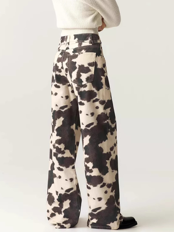 EMMIOL Jeans boyfriend con stampa mucca retrò