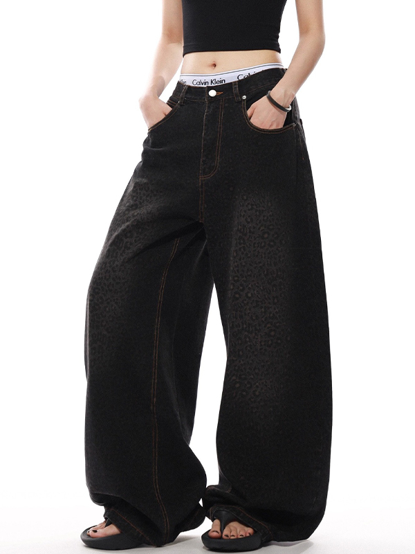 EMMIOL Jeans boyfriend curvi con stampa leopardata retrò