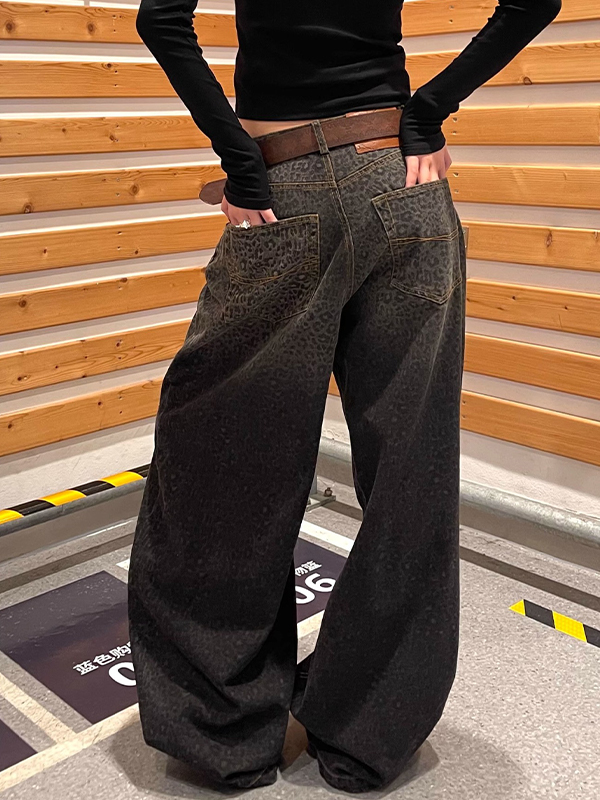 EMMIOL Jeans boyfriend con stampa leopardata sfumata