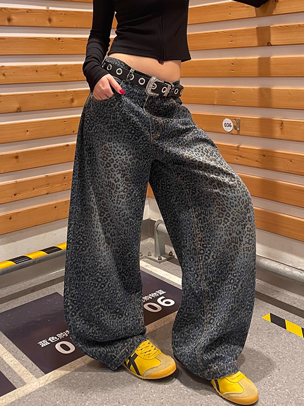 EMMIOL Jeans boyfriend con stampa leopardata sfumata
