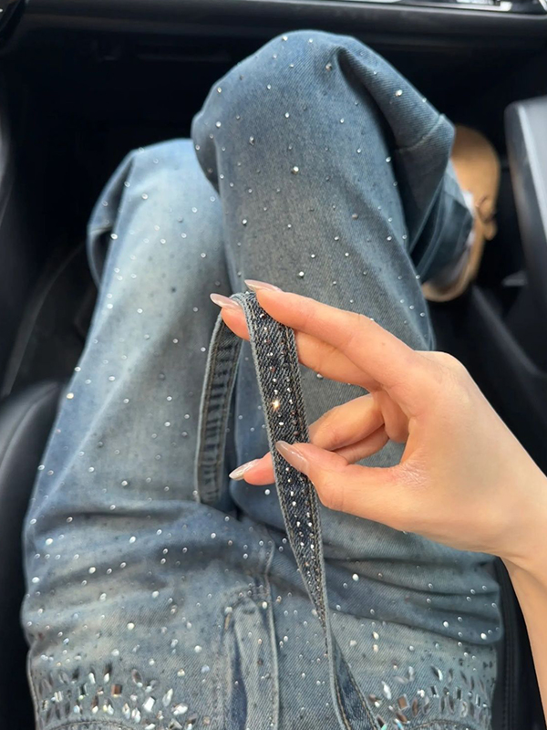 EMMIOL American-Style Rhinestones Boyfriend Jeans