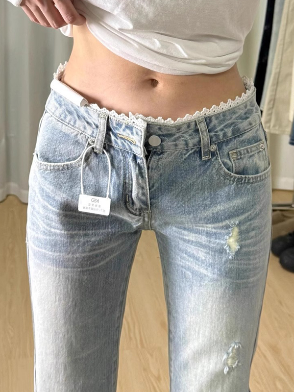 EMMIOL Light Blue Low-Rise Lace Boyfriend Jeans