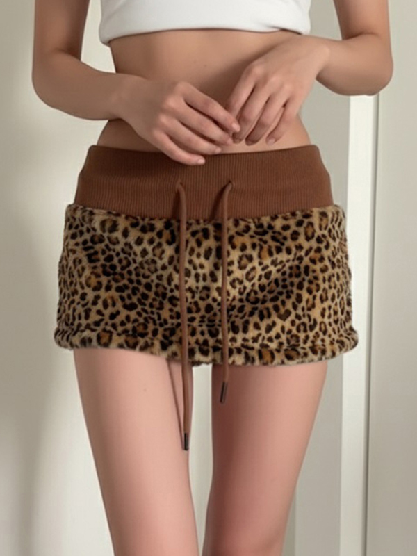 EMMIOL Minigonna patchwork in pelliccia con stampa leopardata