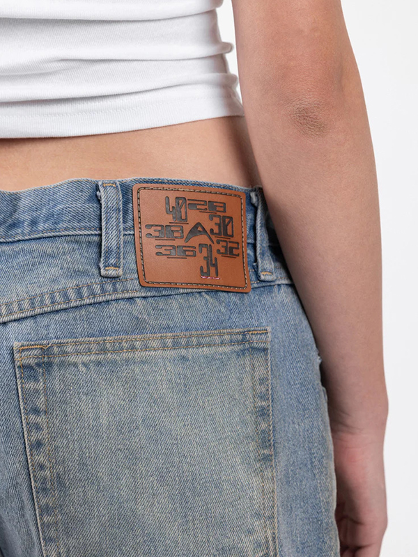 EMMIOL Boyfriend-Jeans mit bestickten Löchern