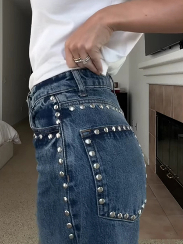 EMMIOL Vaqueros holgados con remaches metálicos