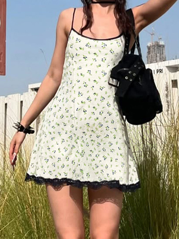 EMMIOL Spicy Girl Minikleid mit Blumenmuster