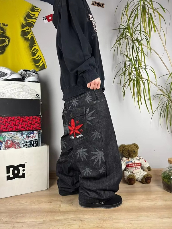 EMMIOL Vintage Embroidery Boyfriend Jeans