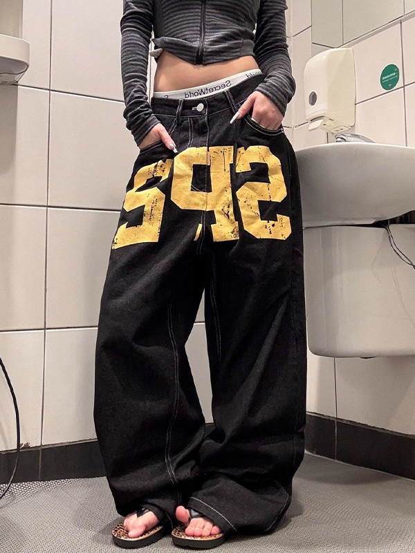 EMMIOL Letter Print Boyfriend Jeans