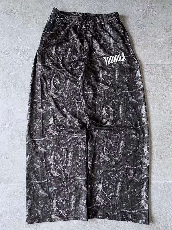 EMMIOL Vaqueros boyfriend con estampado de letras en forma de hoja