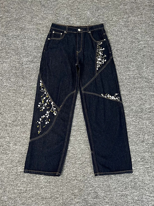 EMMIOL Flower Embroidery Boyfriend Jeans