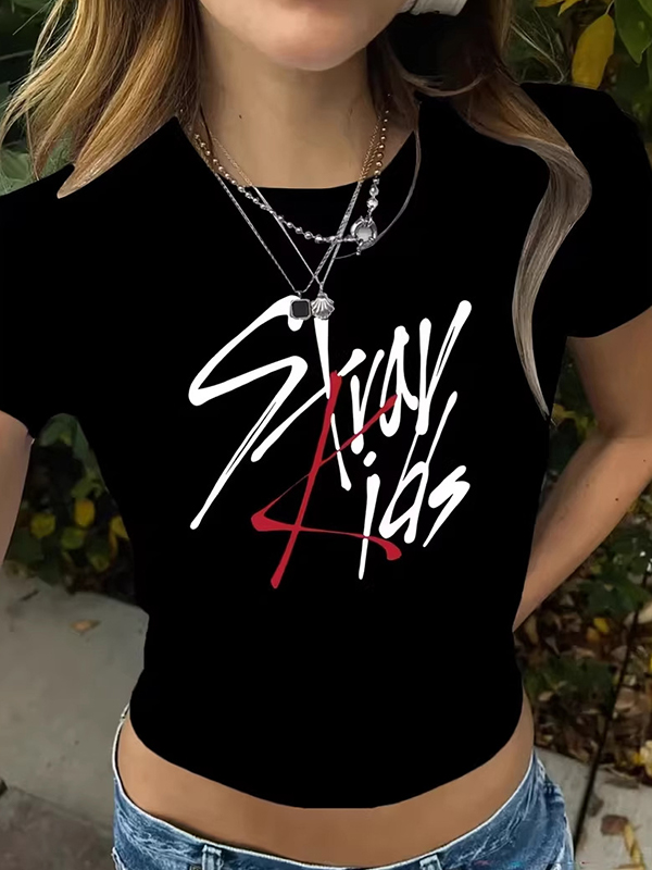 EMMIOL Kurzarm mit Alphabetmuster.