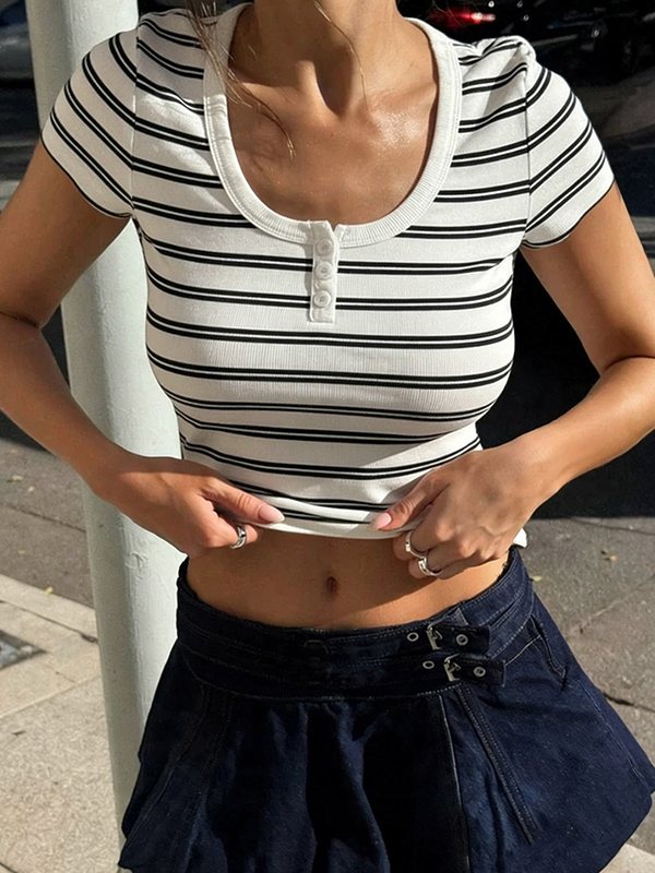 EMMIOL Kurzarm-Shirt mit U-Ausschnitt und taillierter Passform