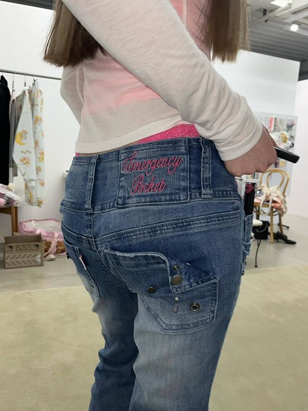 EMMIOL Vaqueros boyfriend con bordado vintage