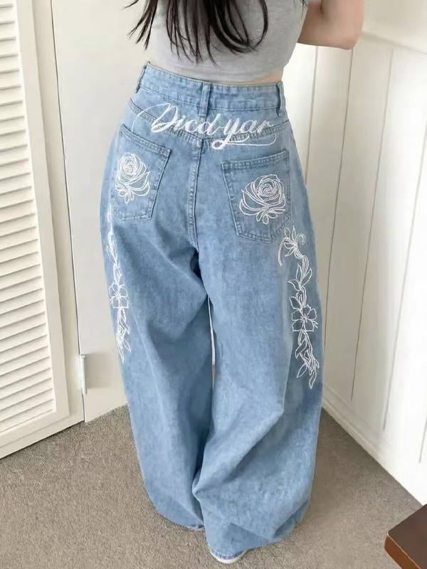 EMMIOL Jeans boyfriend con scritte floreali in stile street style