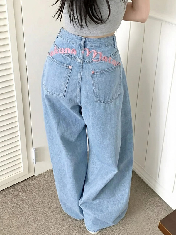 EMMIOL Jeans boyfriend con ricamo a lettere