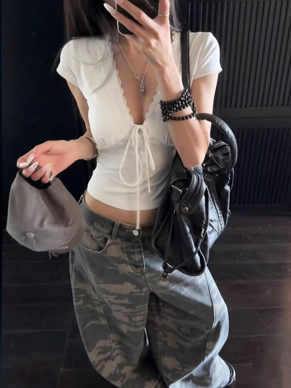 EMMIOL Maglietta a maniche corte con scollo a V e laccetti