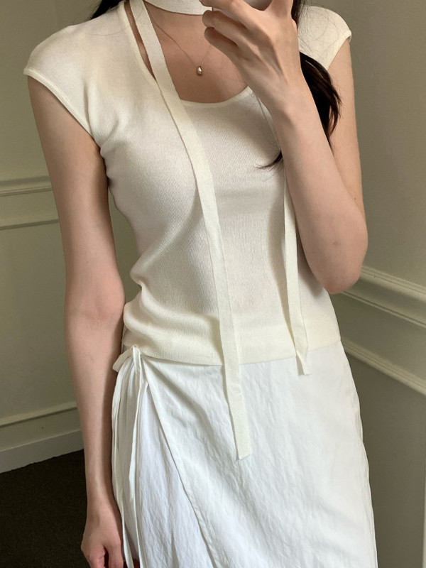 EMMIOL Dotato di una fascia a maniche corte