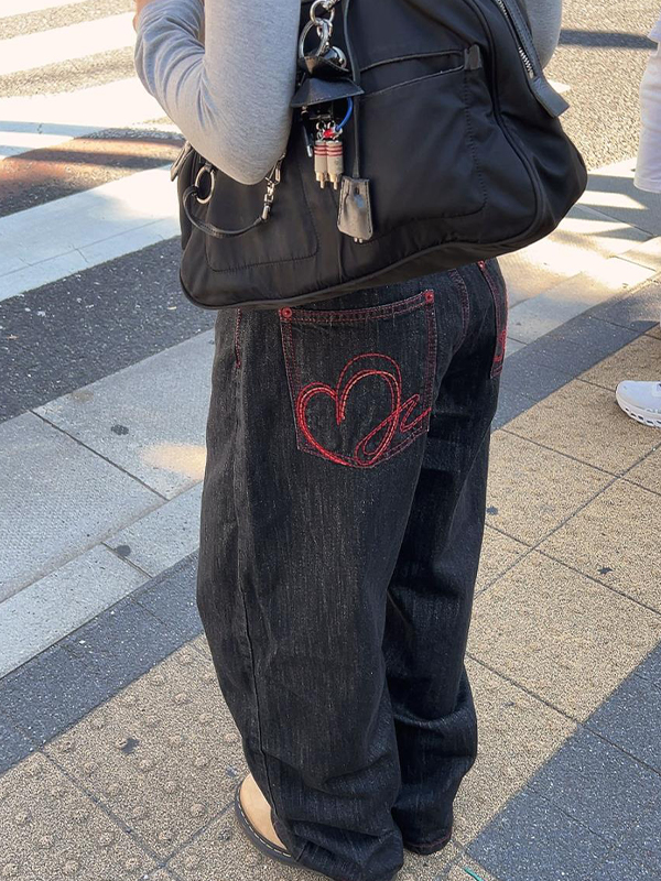 EMMIOL Jeans boyfriend vintage con ricamo a cuore