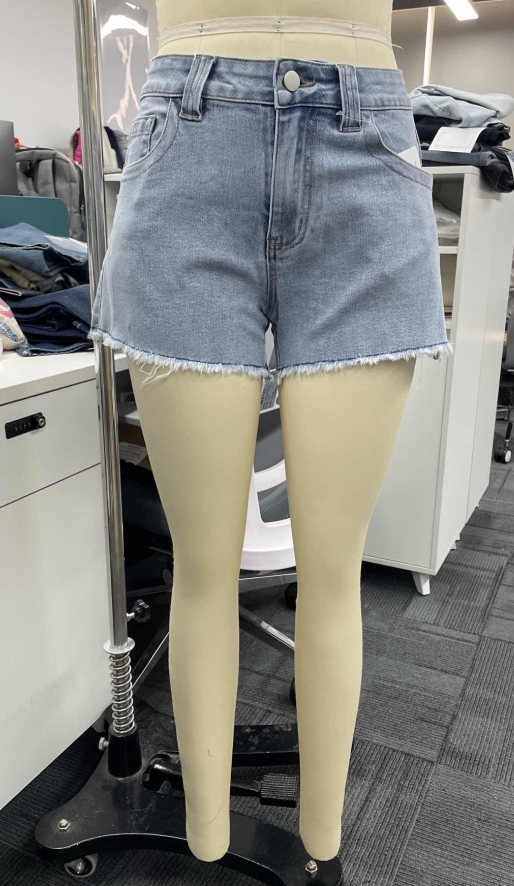 EMMIOL Basic-Jeansshorts aus gewaschenem Denim