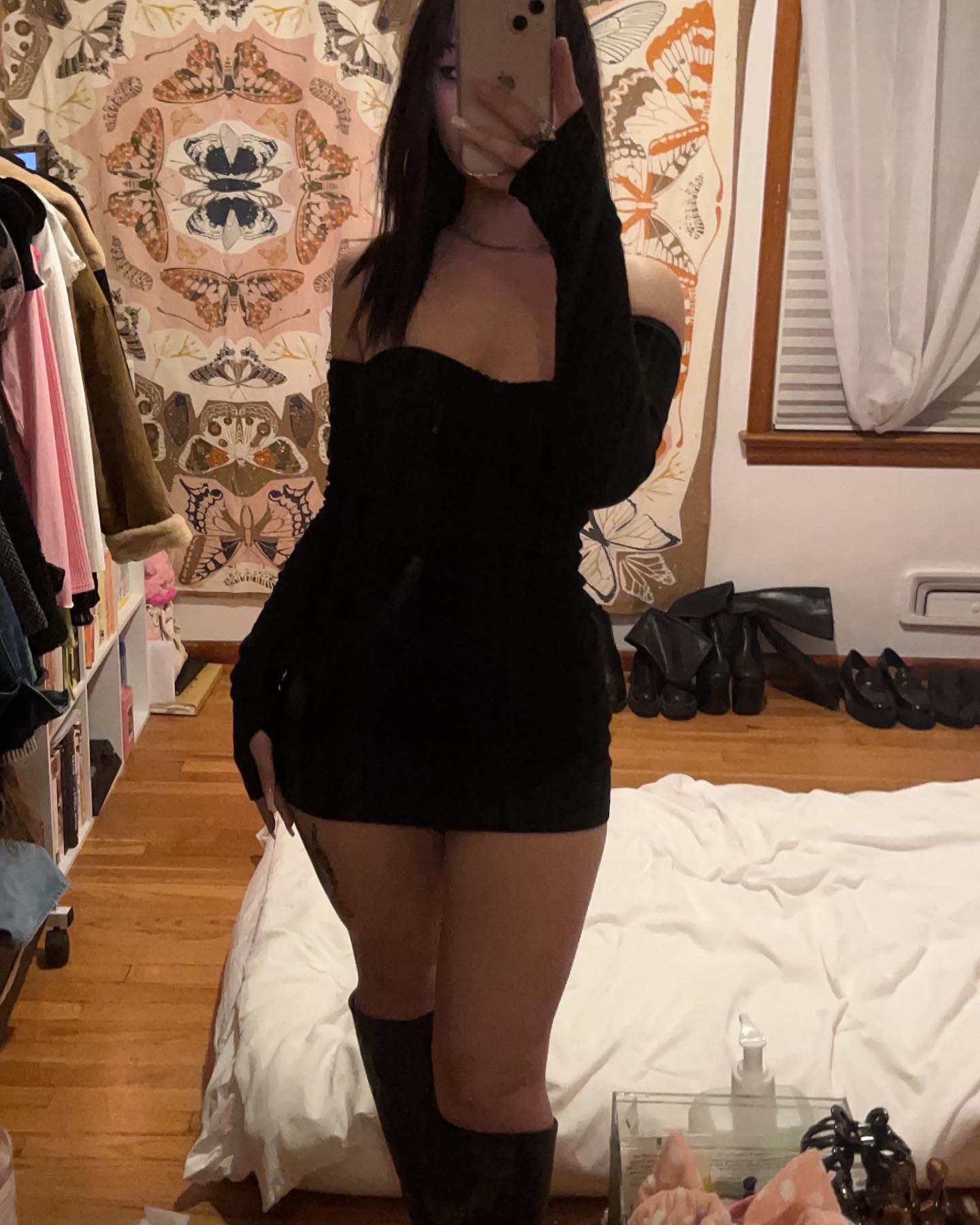 EMMIOL Black dress. 

Use code yrt18 ;)
#emmiol