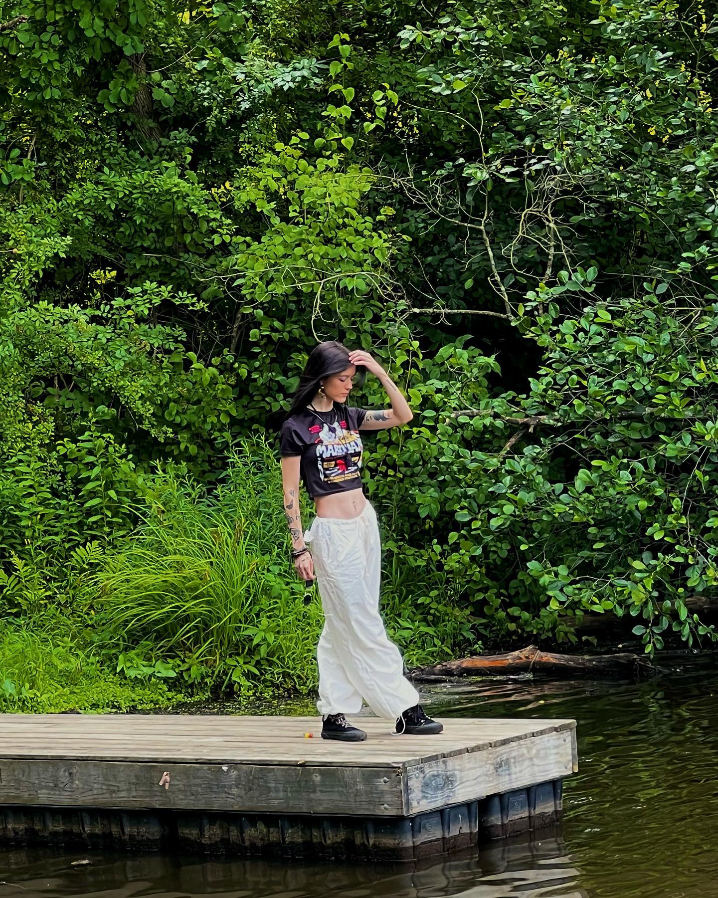 EMMIOL pov: ur the turtle on the rock across the pond